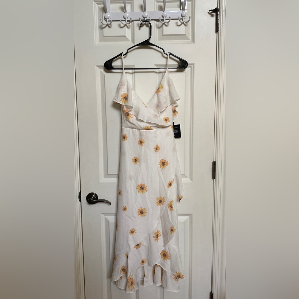 Lulu’s White Midi Sunflower Sundress - Size L NWT